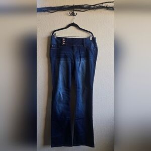 YMI - High-waisted Butt Loving Jeans - Bootcut - straight leg - high waist